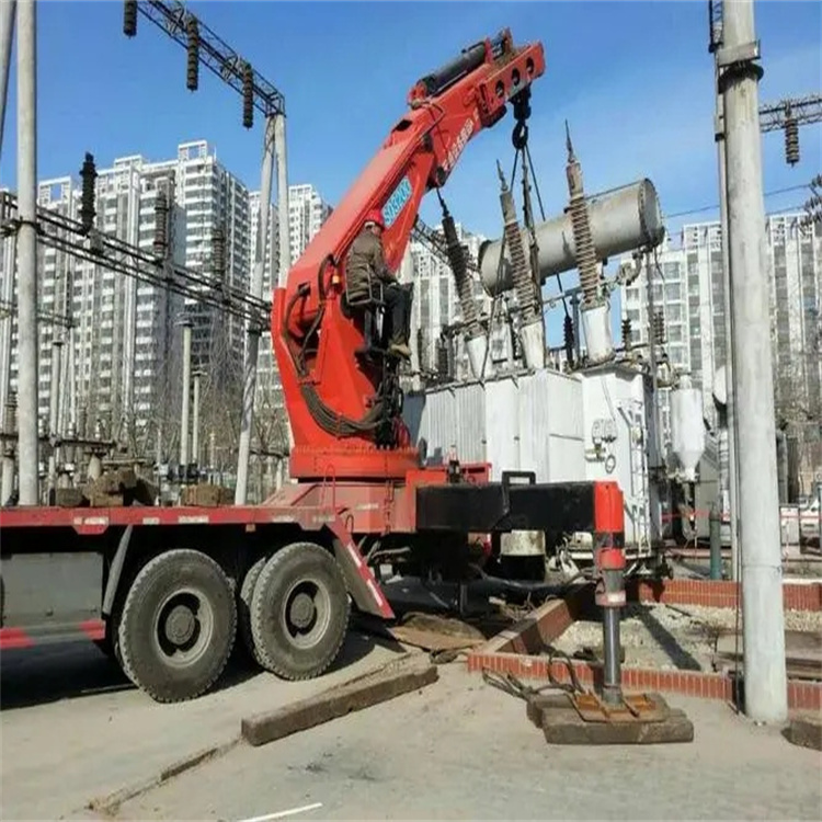 博望前四后八吊车能吊多少吨